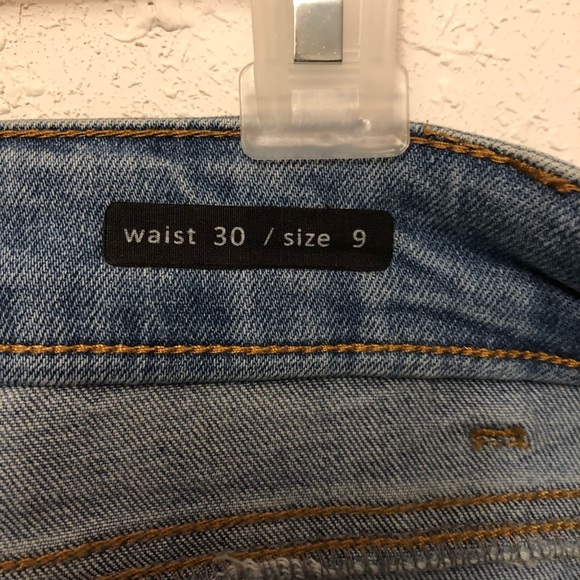 Women’s Jeans - Picture 4 of 6